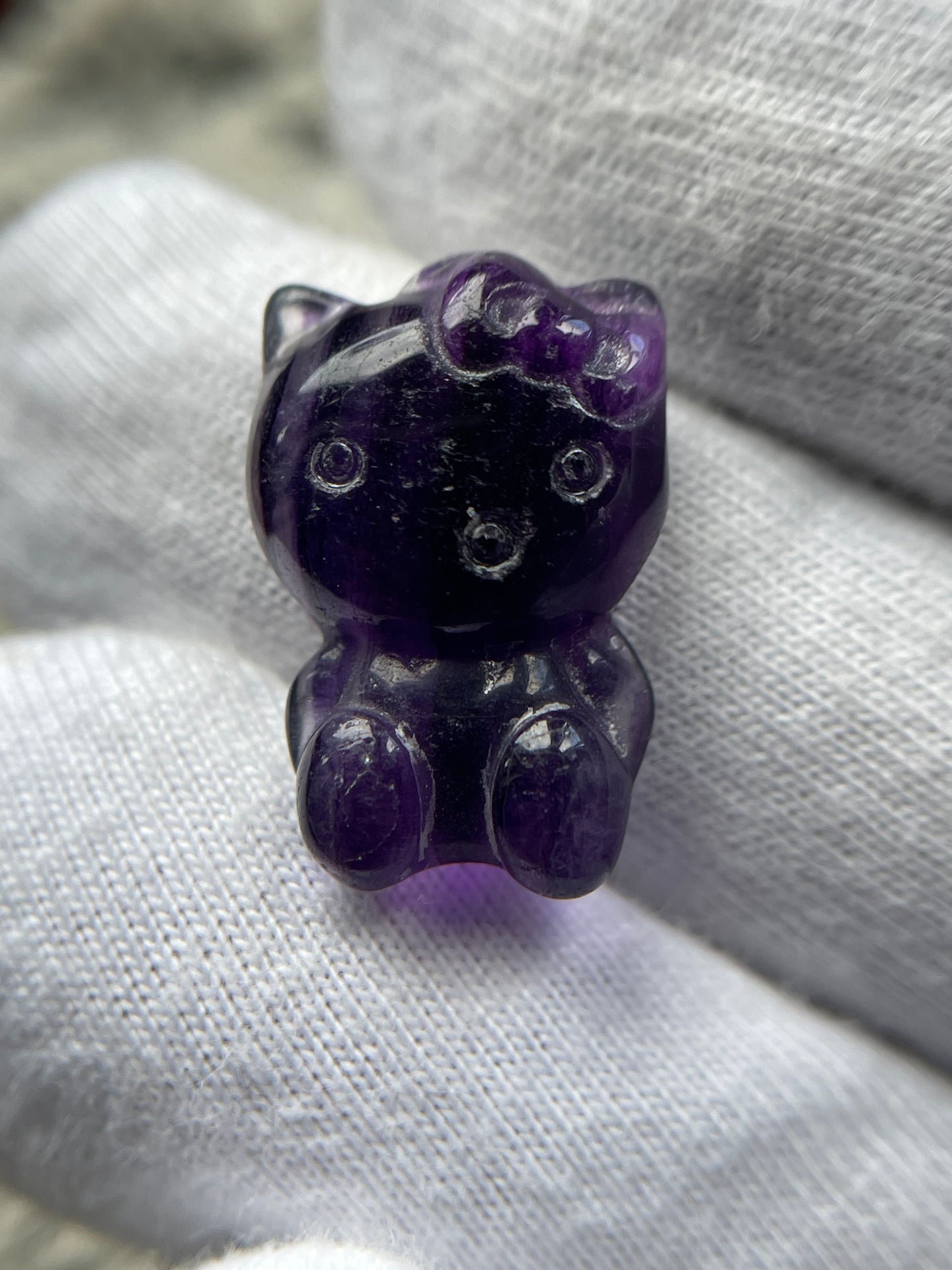 Fluorite Crystal Gemstone Hello Kitty Carving (2)