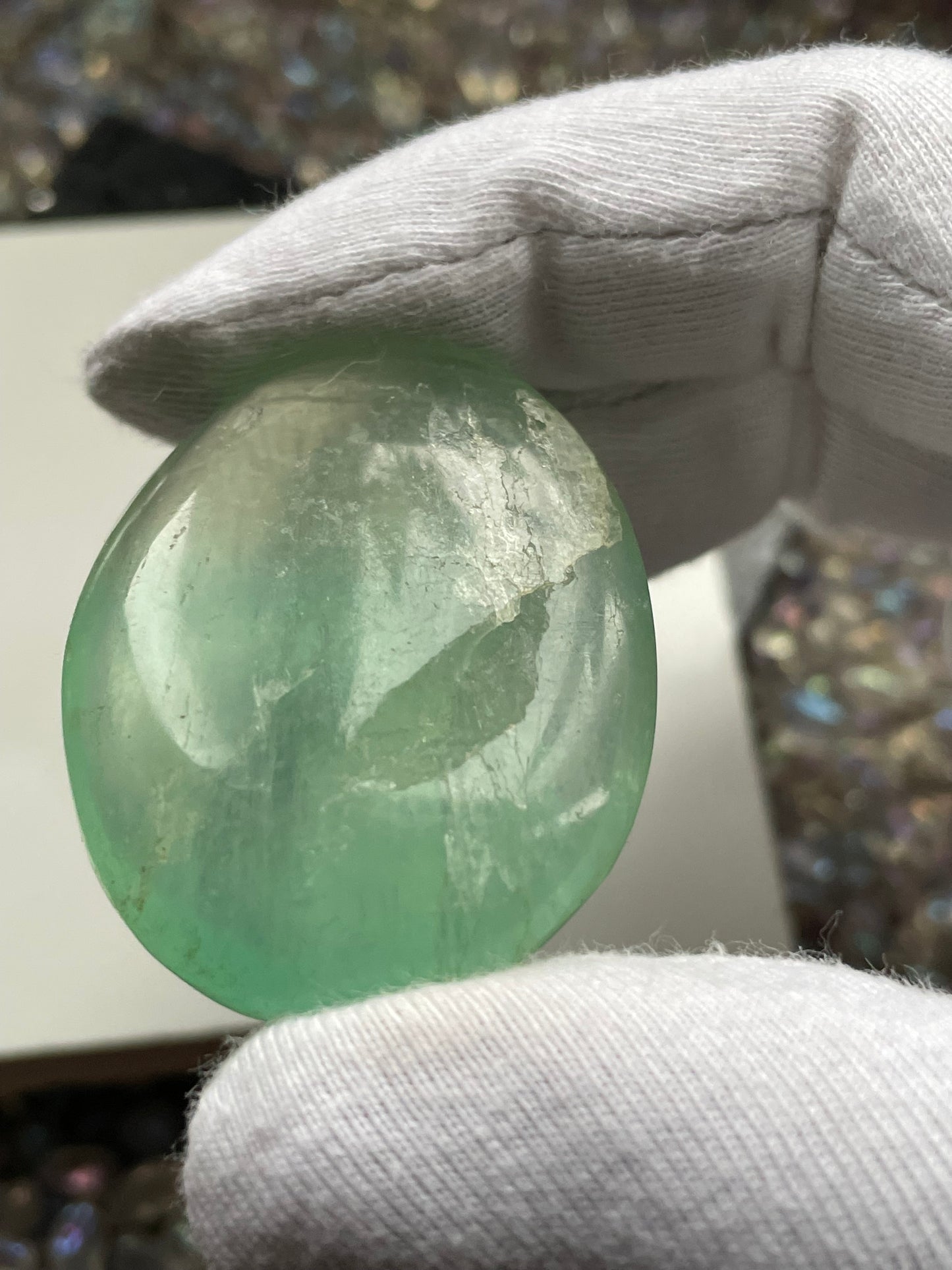 Green Fluorite Uv Reactive Crystal Gemstone Palm stone - S (C)