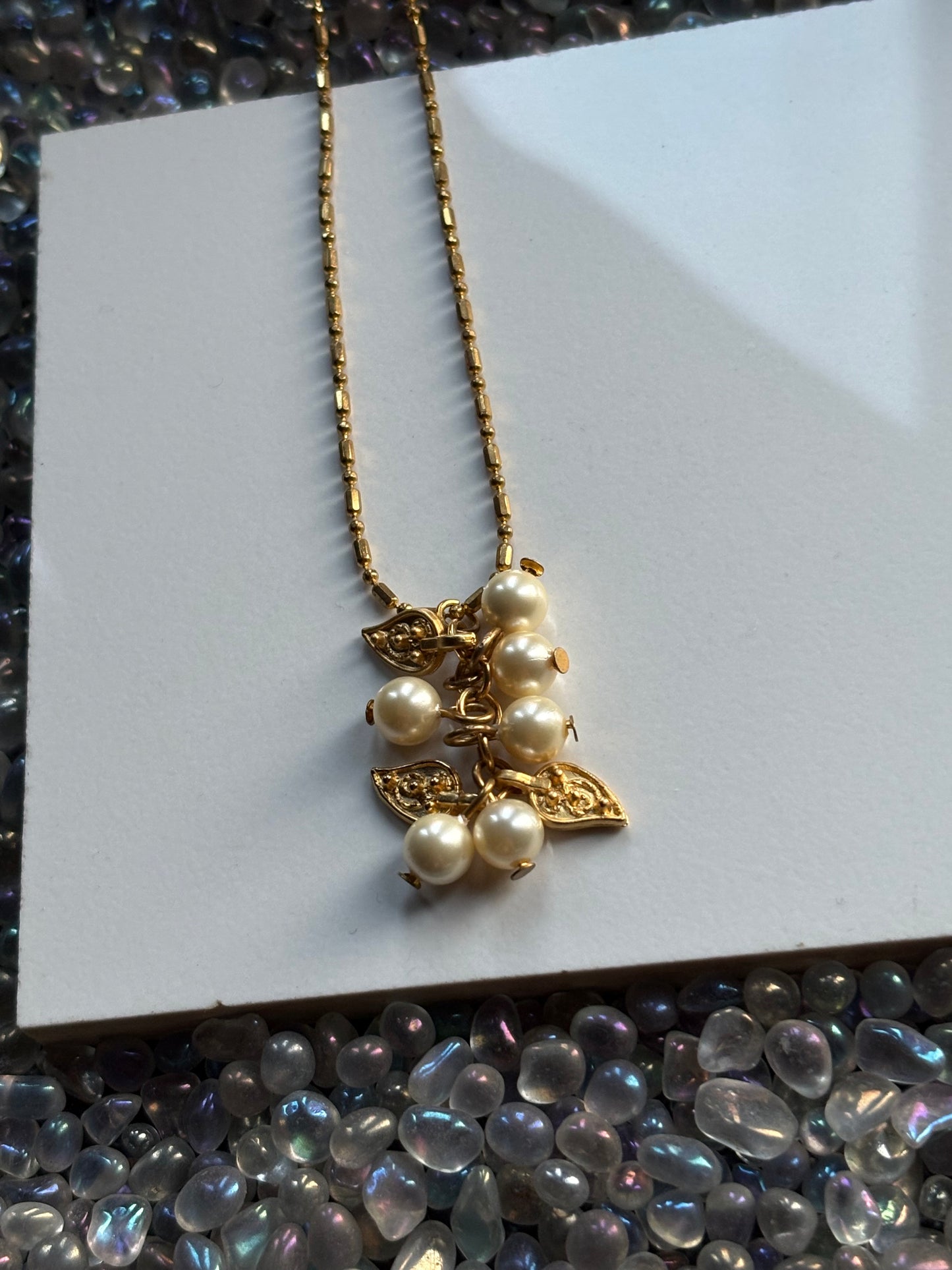 Cream Shell Pearl Gemstone Crystal & Paisley Leaf Charm Gold Necklace (Certified)