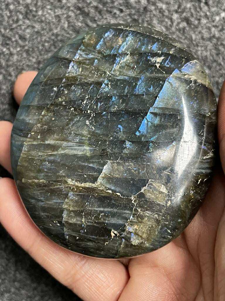 Labradorite Crystal Gemstone Palmstone (L)