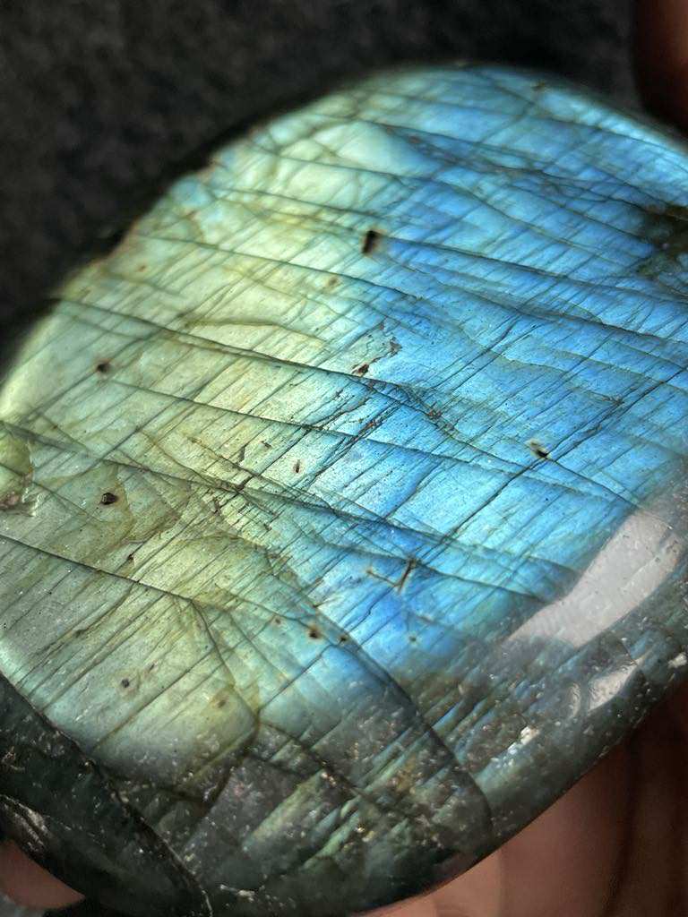 Labradorite Crystal Gemstone Palmstone (L)