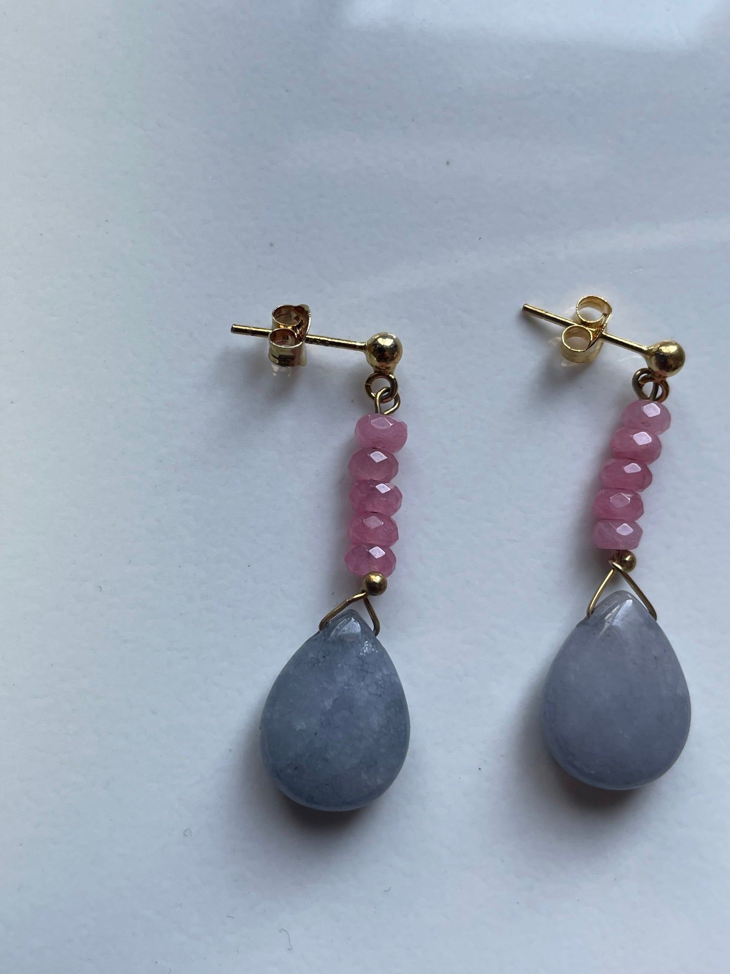 Pink & Grey Quartzite Crystal Gemstone Teardrop linear Gold Earrings (Certified)