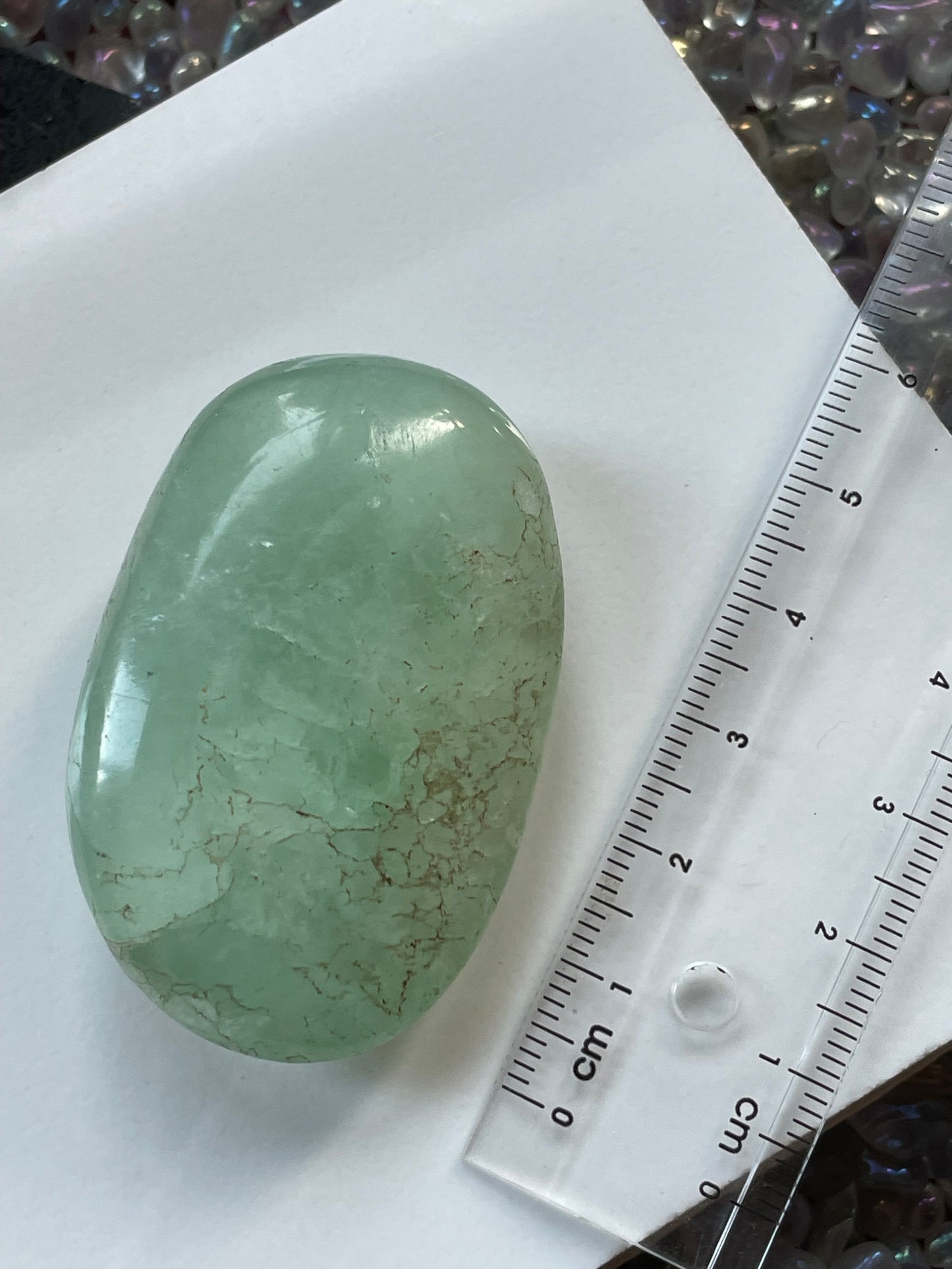 Green Fluorite Uv Reactive Crystal Gemstone Palm stone - S (E)