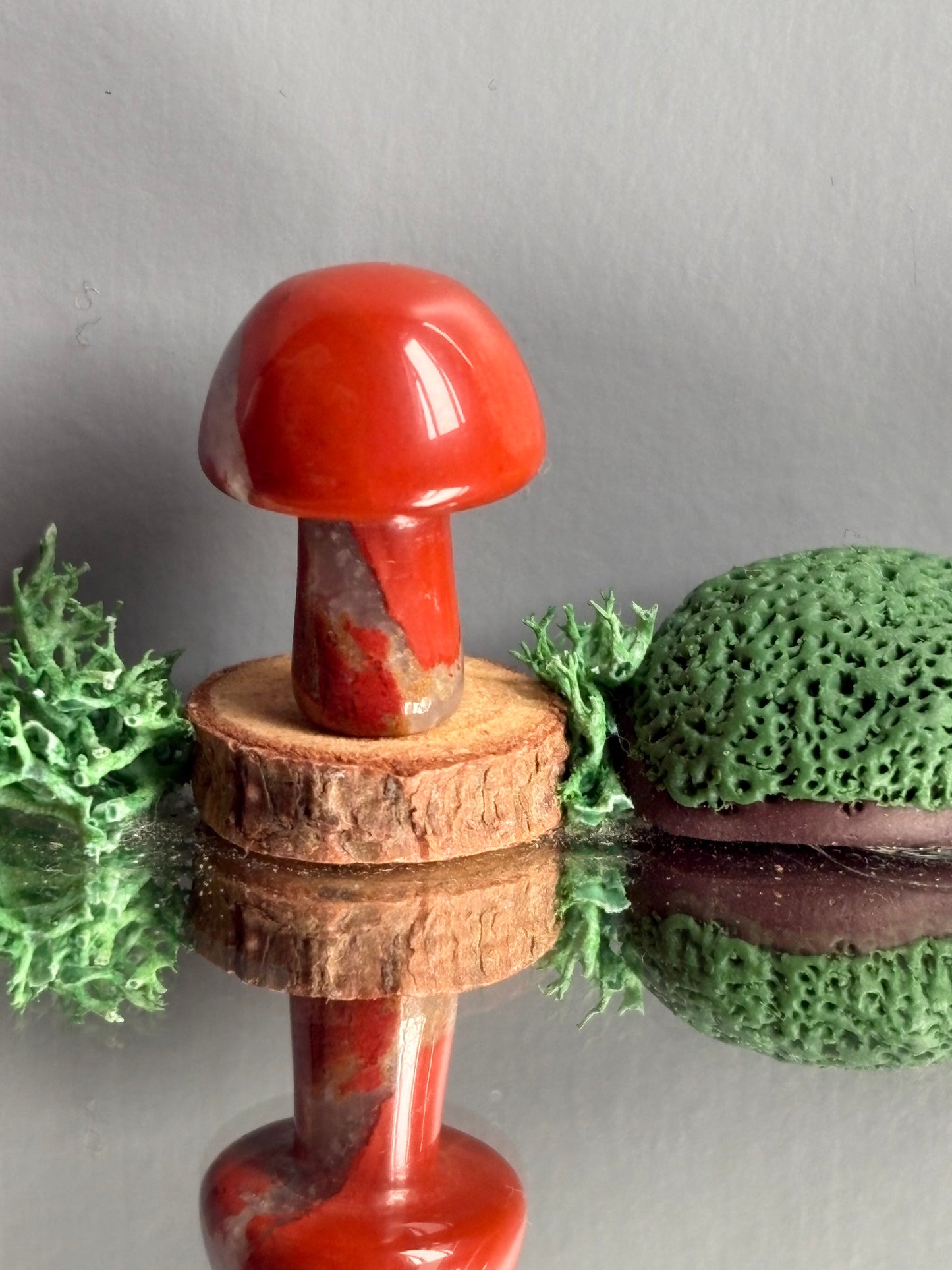 Red Jasper Quartz Crystal Gemstone Mushroom Carving Mini (1)