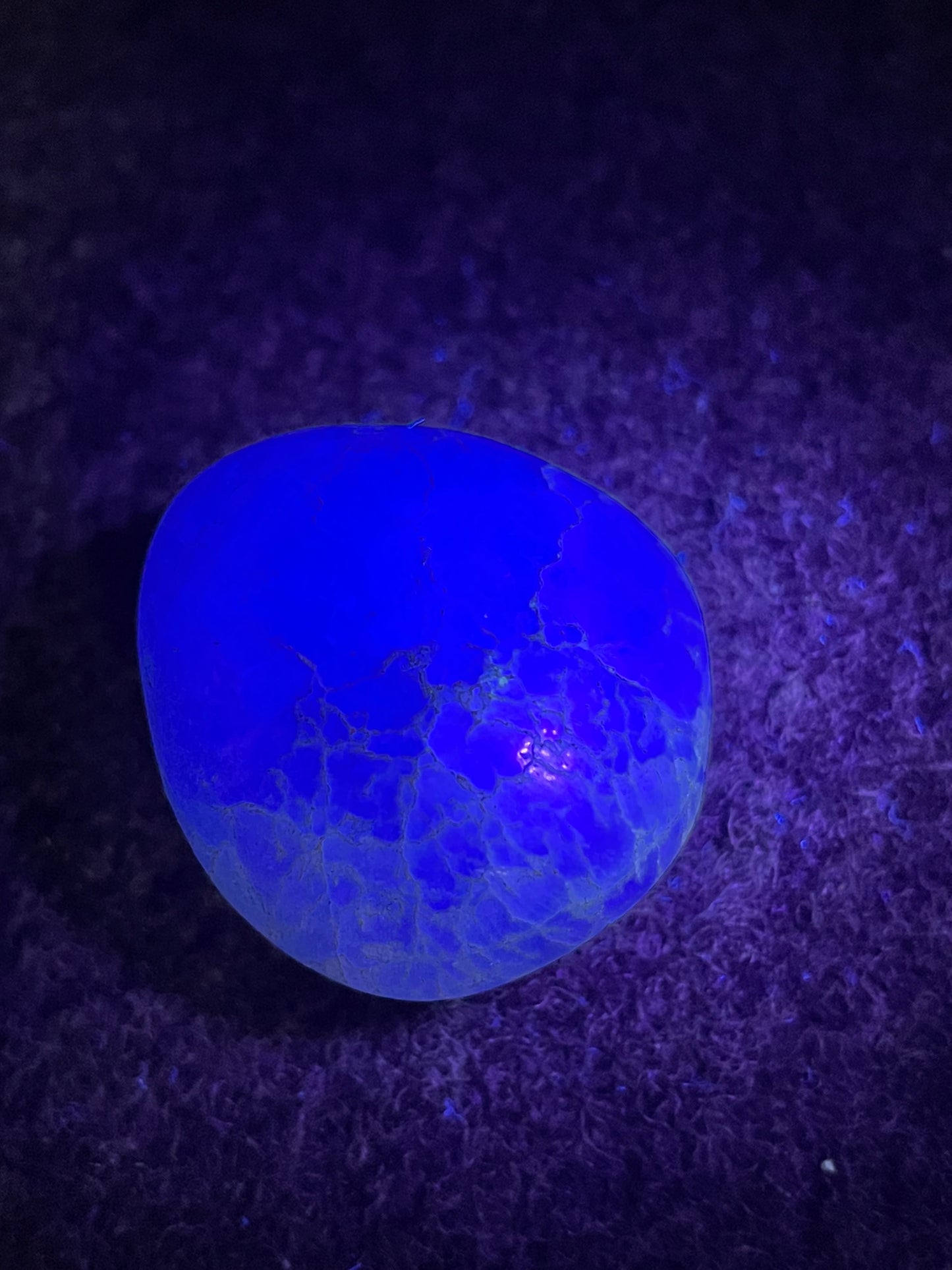 Green Fluorite Uv Reactive Crystal Gemstone Palm stone - S (D)