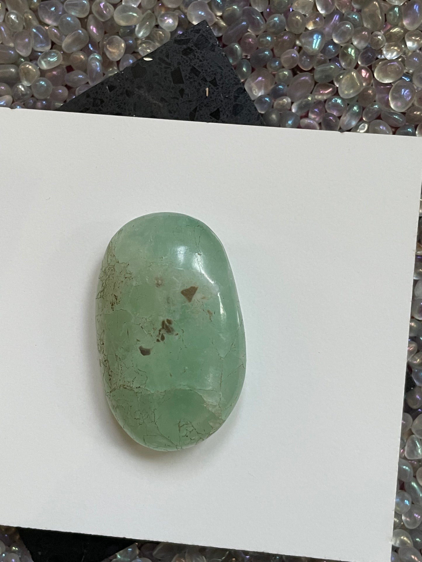 Green Fluorite Uv Reactive Crystal Gemstone Palm stone - S (E)