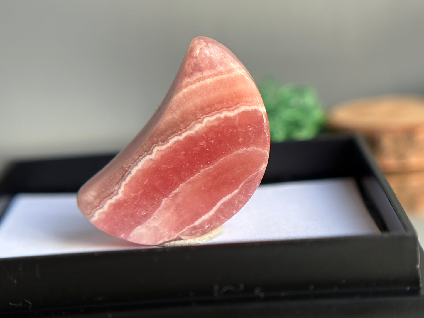 Rhodochrosite Crystal Gemstone Mini Crescent Moon Carving (3)