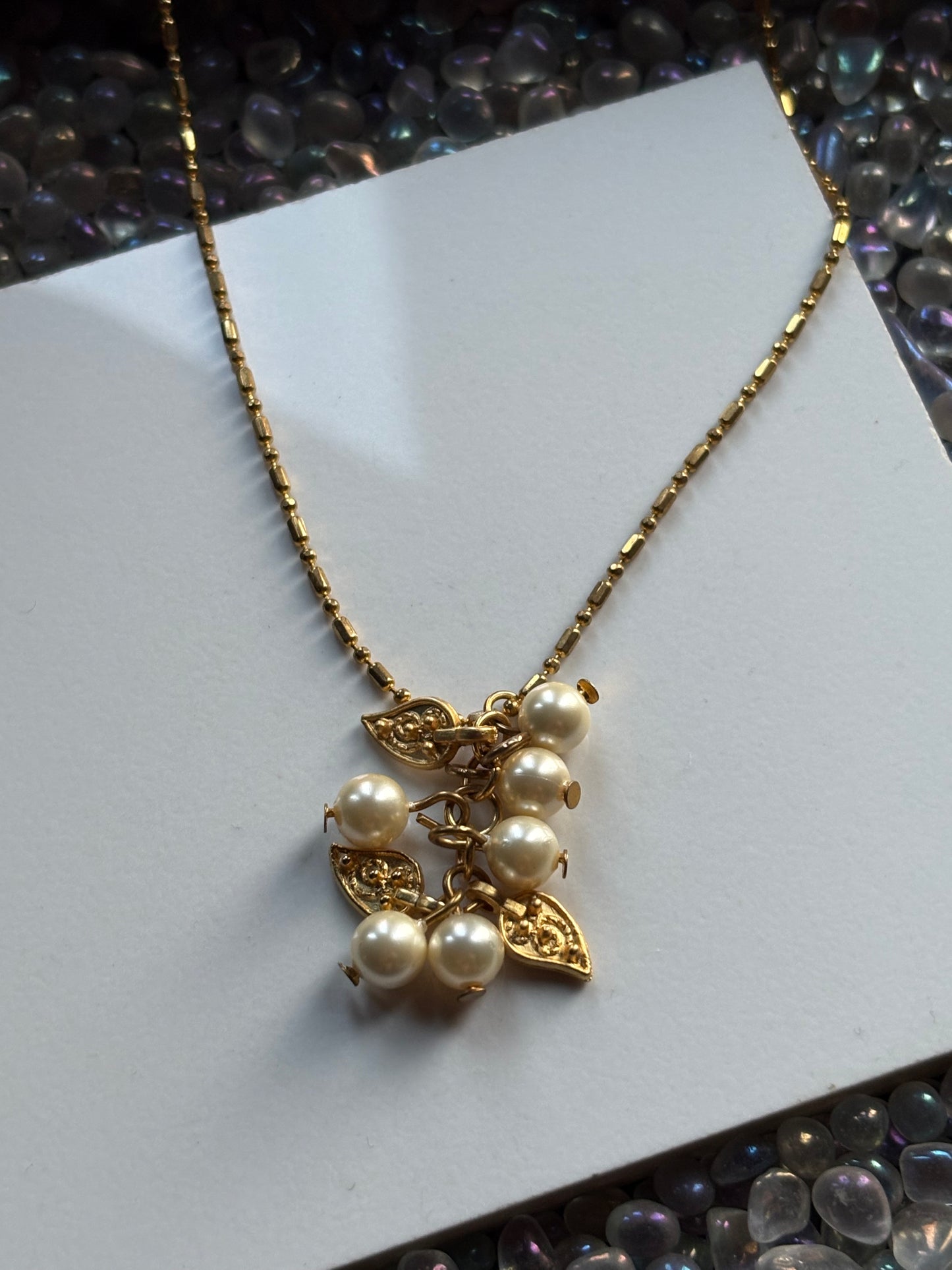 Cream Shell Pearl Gemstone Crystal & Paisley Leaf Charm Gold Necklace (Certified)