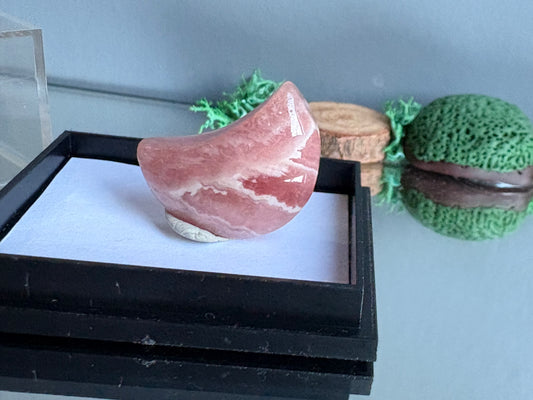 Rhodochrosite Crystal Gemstone Mini Crescent Moon Carving (1)