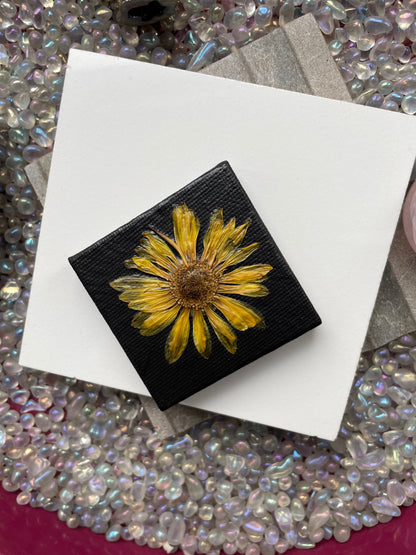 Pressed Chrysanthemum Flower Mini Canvas Easel Art