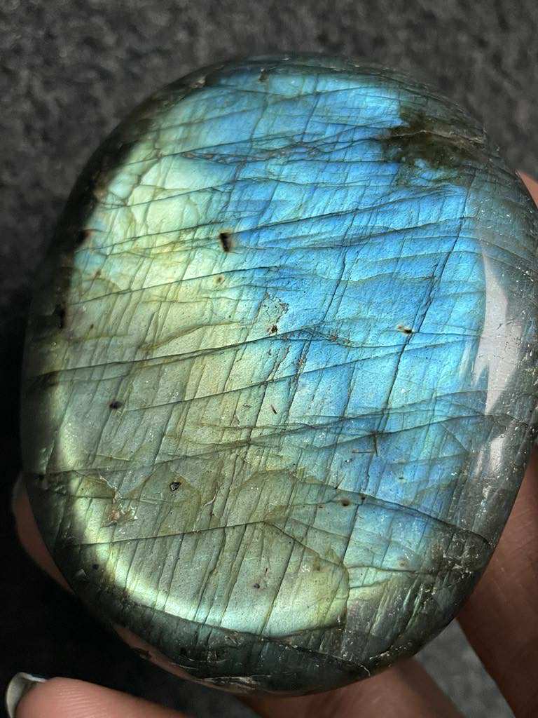 Labradorite Crystal Gemstone Palmstone (L)