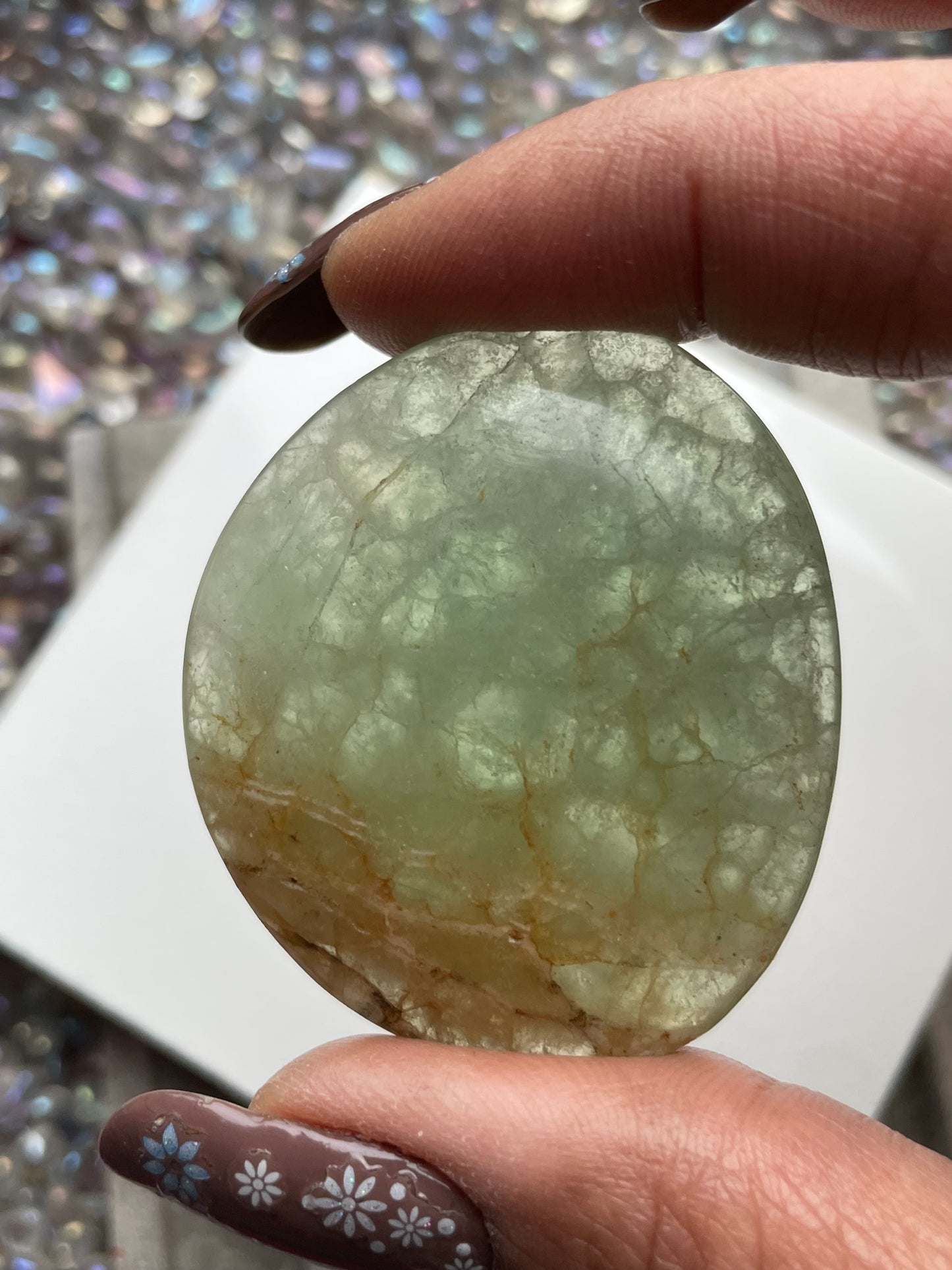 Green Fluorite Uv Reactive Crystal Gemstone Palm stone - S (B)