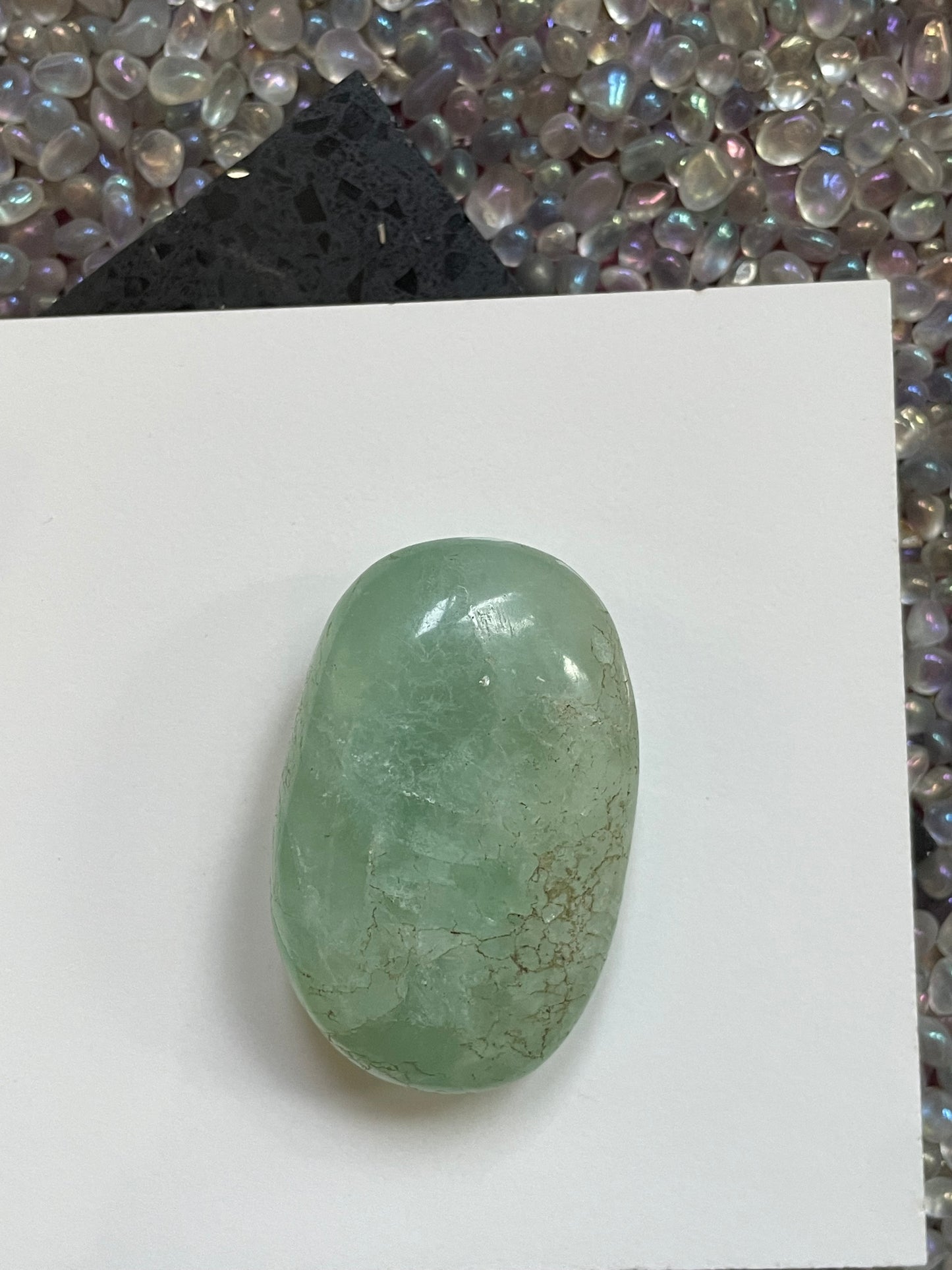 Green Fluorite Uv Reactive Crystal Gemstone Palm stone - S (E)