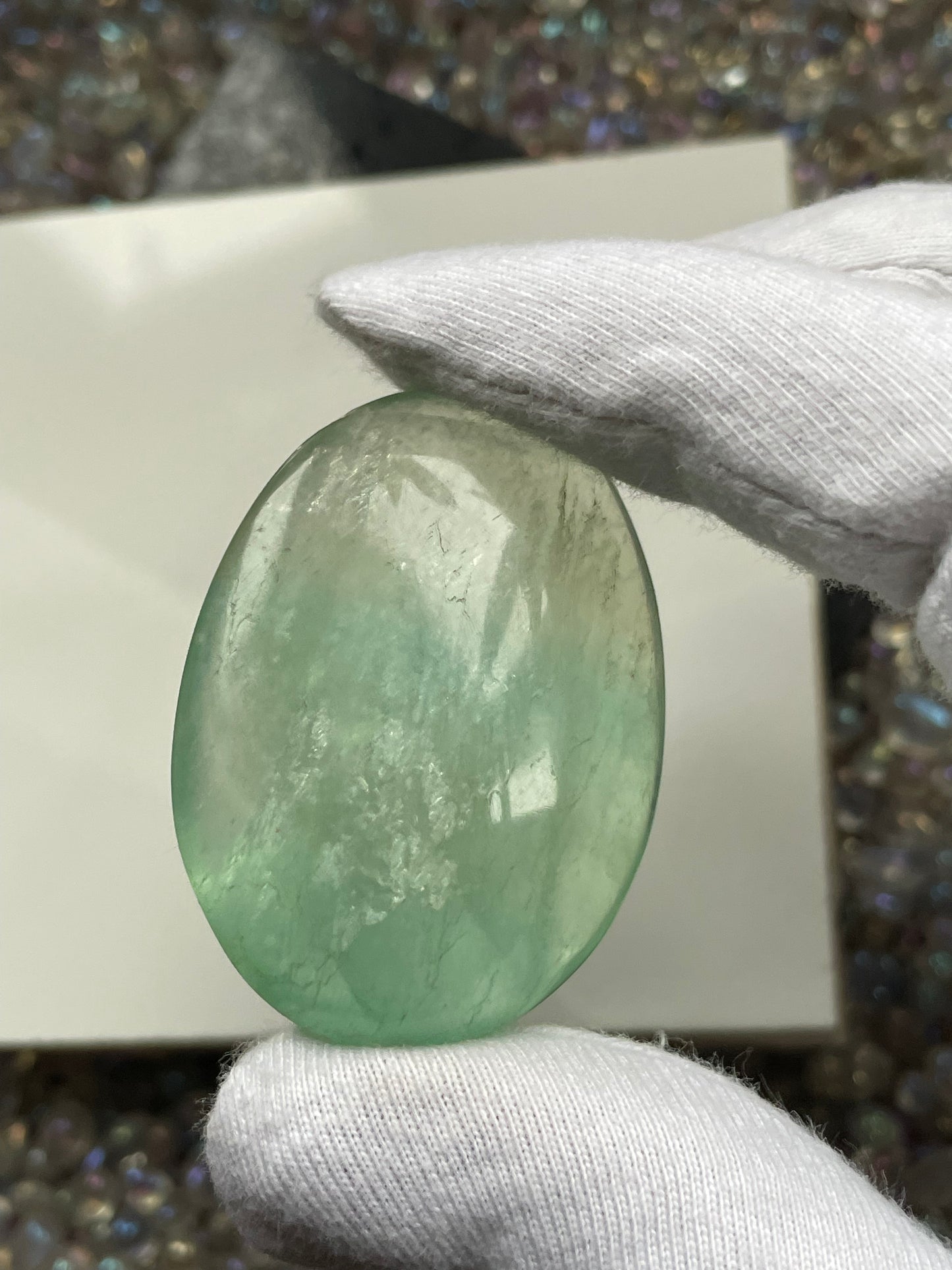 Green Fluorite Uv Reactive Crystal Gemstone Palm stone - S (C)