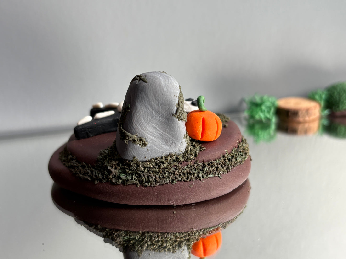 Spooky Graveyard Skeleton Pumpkin Circle Clay Sculpture