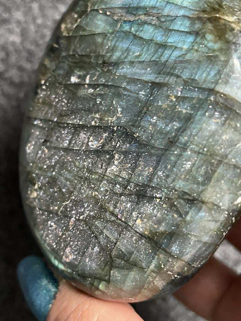 Labradorite Crystal Gemstone Palmstone (L)