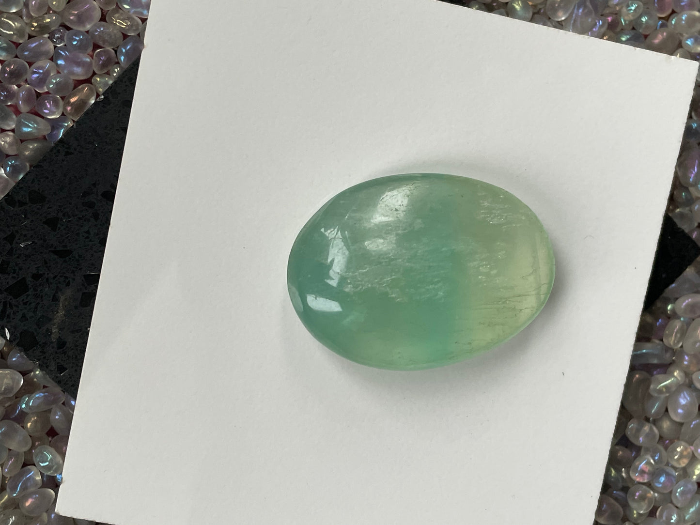Green Fluorite Uv Reactive Crystal Gemstone Palm stone - S (C)