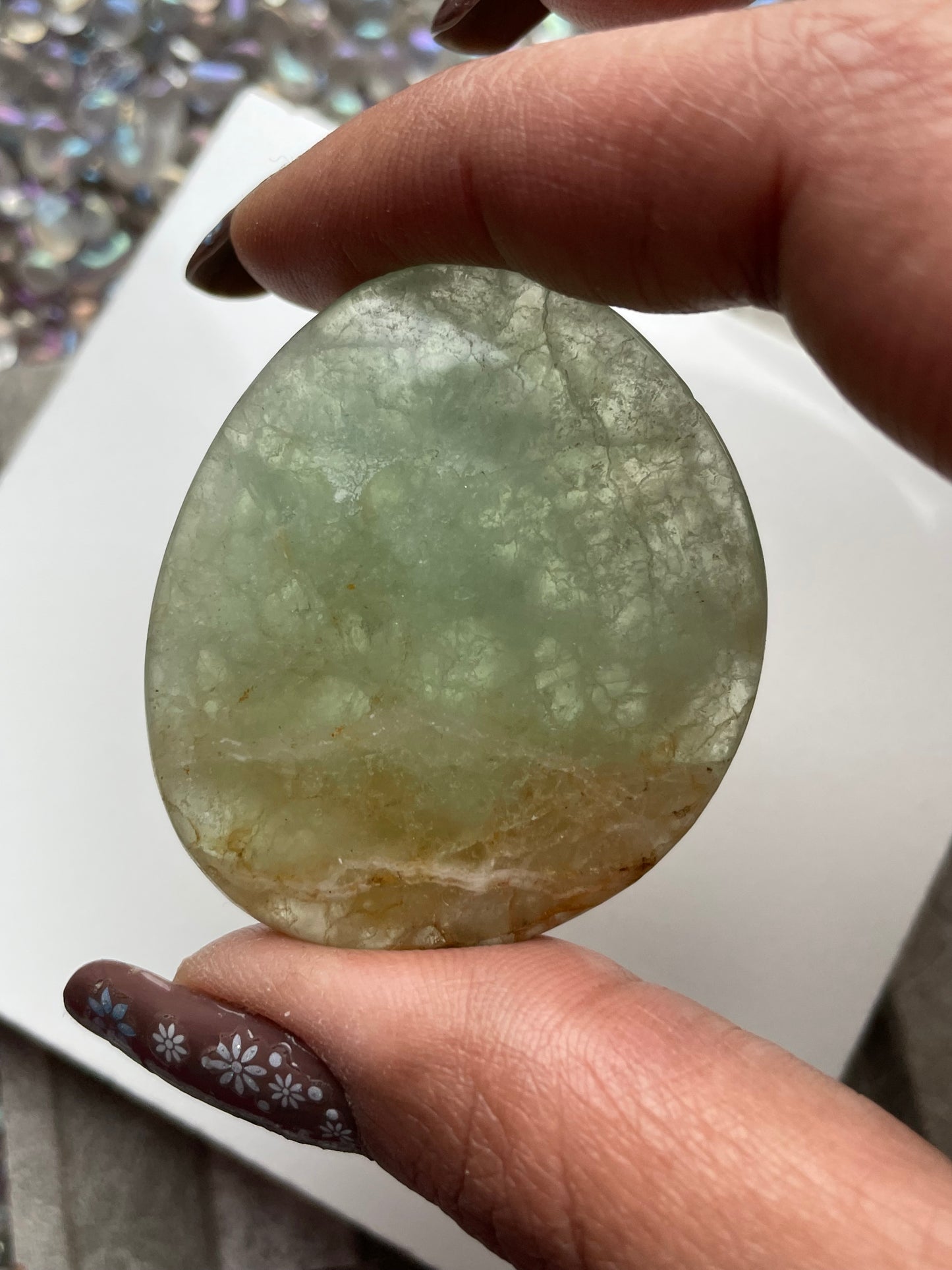 Green Fluorite Uv Reactive Crystal Gemstone Palm stone - S (B)