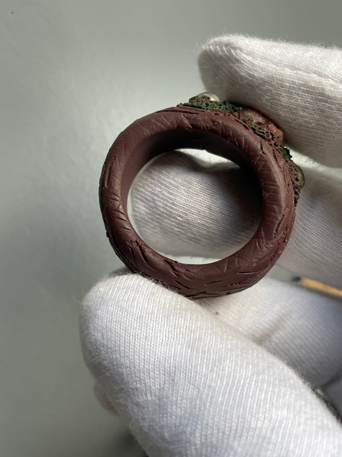 Rainbow Quartz Crystal Gemstone Sphere Clay Ruby Ring Holder Gift Set