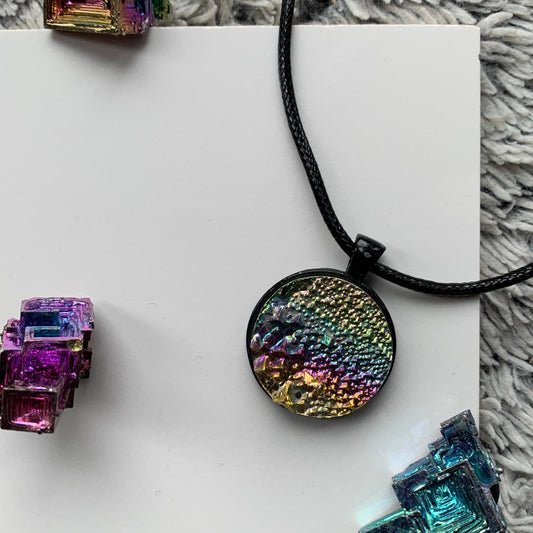 Rainbow Bismuth Crystal Metal Art Cord Necklace - Circle (1)