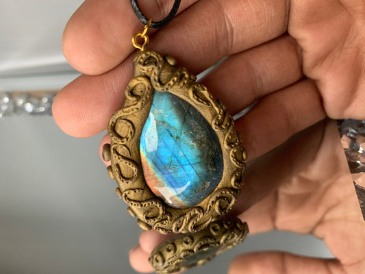 Enchanted Mirror Gold Clay Labradorite Crystal Gemstone Pendant Necklace