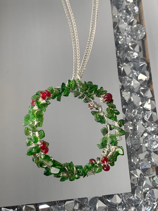 Chrome Diopside Crystal Gemstone Leafy Wreath pendant silver Necklace