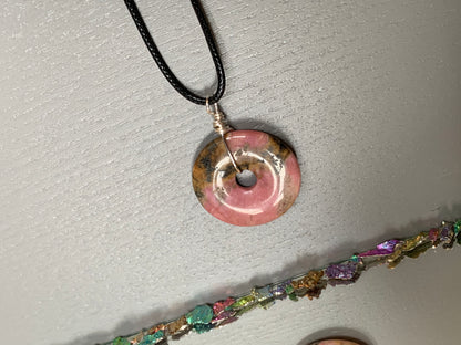 Rhodonite Crystal Gemstone Donut Spinner Necklace