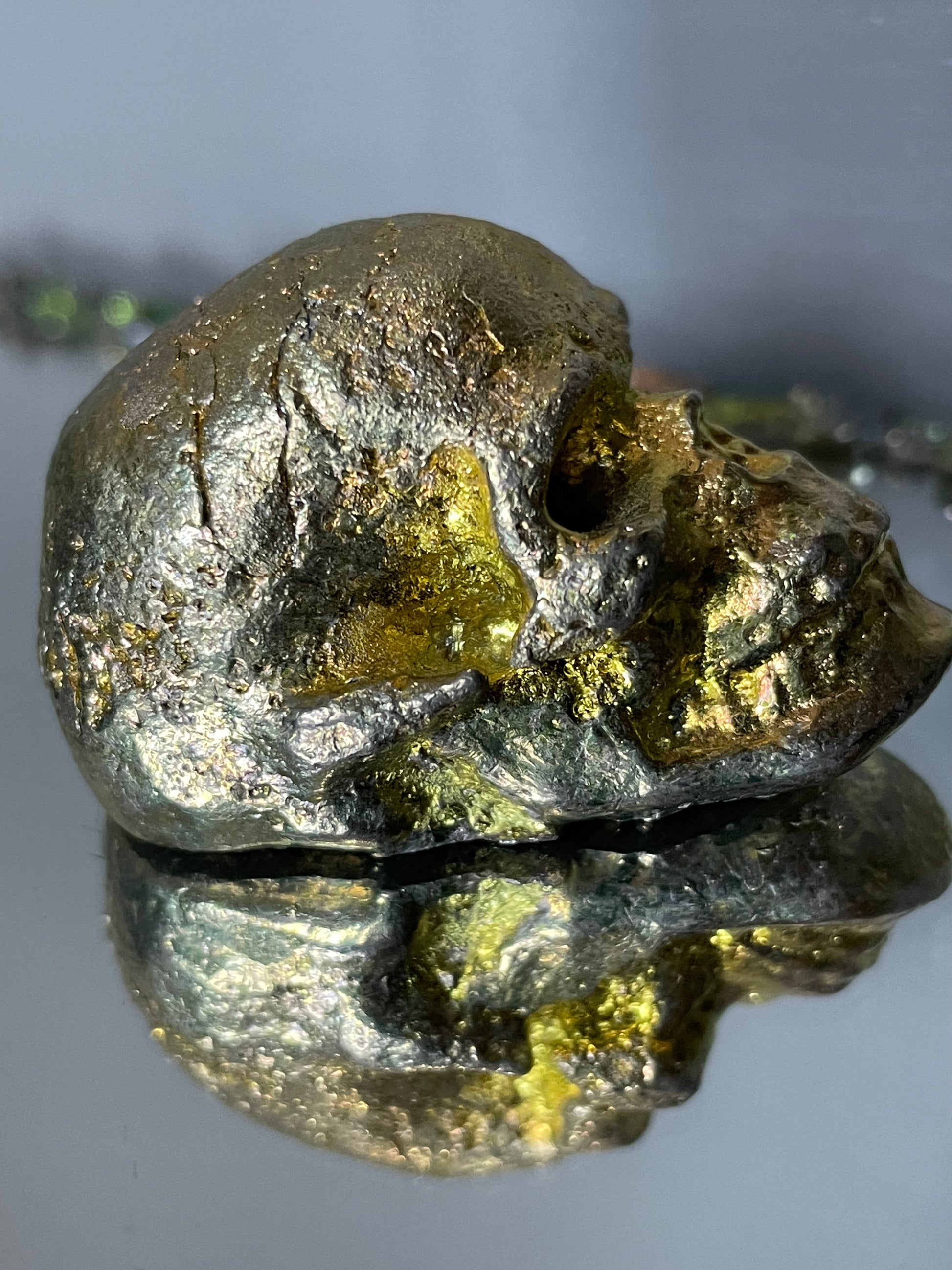 Gold Bismuth Crystal Small Skull Metal Art – IlluminationDesigns