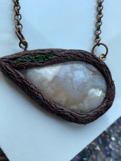 Flower Agate Crystal Gemstone Amulet Enchanted Forest Necklace (2)